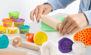 roba x Play-Doh escritorio escolar de madera, incluyendo accesorios para amasar