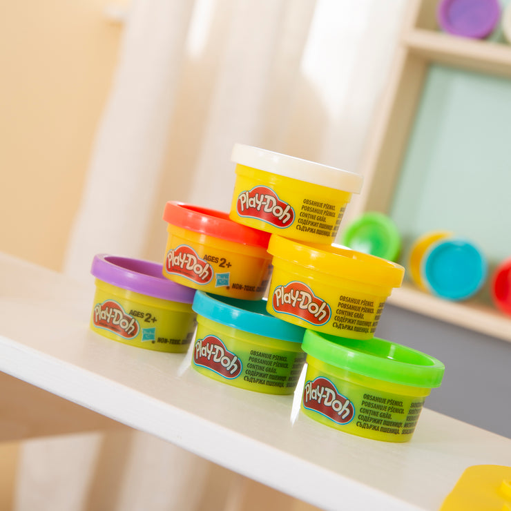 roba x Play-Doh Mesa de Manualidades con Taburete, 6 Botes de Plastilina y Accesorios de Juego - A Partir de 3 Años