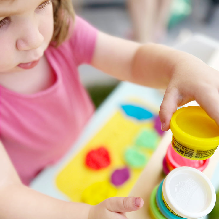 roba x Play-Doh Magasin pour Enfants avec 12 Pots de Pâte à Modeler et Accessoires