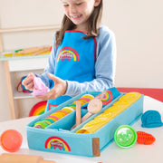 roba x Play-Doh Juego con Caja, Alfombrilla Creativa, 12 Plastilinas, Herramientas de Madera y Delantal